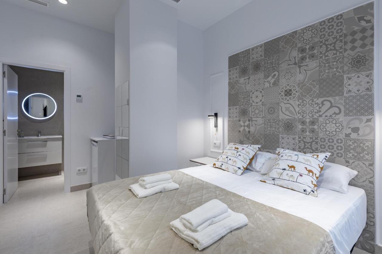 Room Close To City Centre บาเลนเซีย ภายนอก รูปภาพ