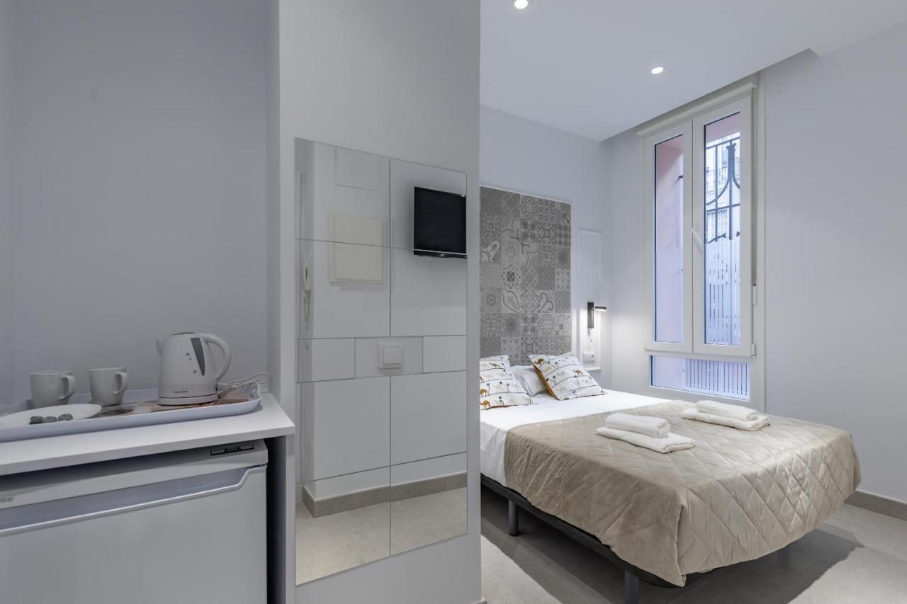 Room Close To City Centre บาเลนเซีย ภายนอก รูปภาพ