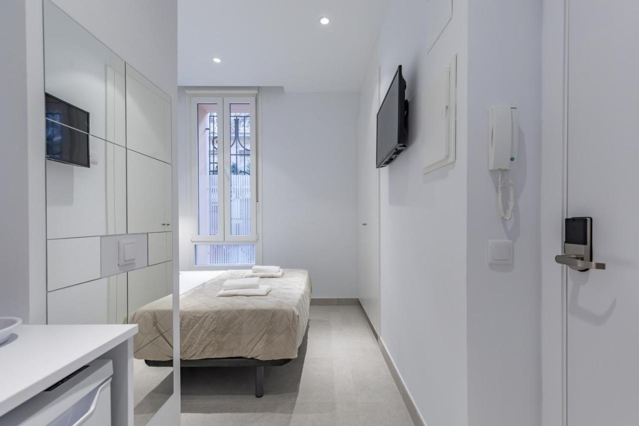 Room Close To City Centre บาเลนเซีย ภายนอก รูปภาพ